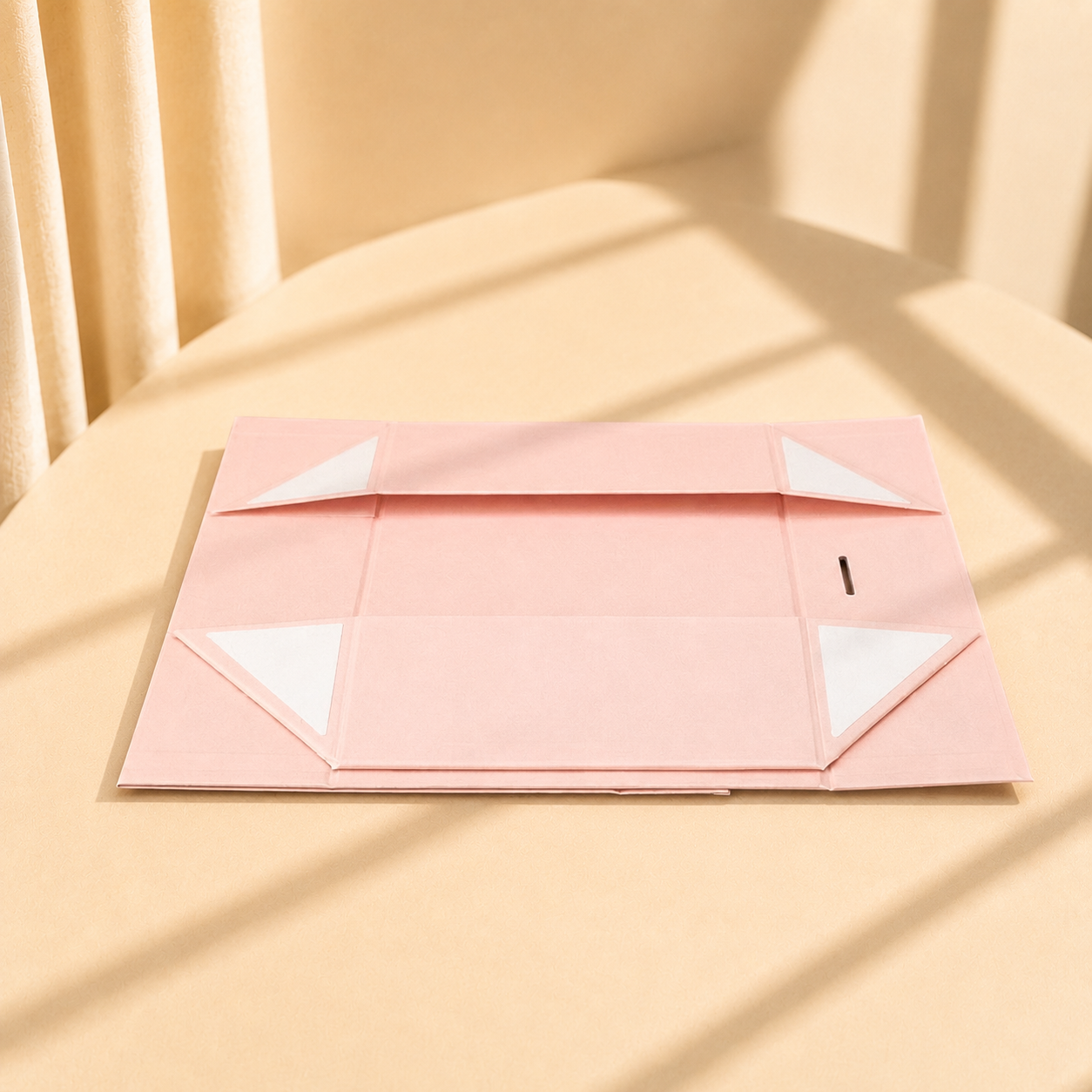 Pink collapsible magnetic gift box flat-pack panel