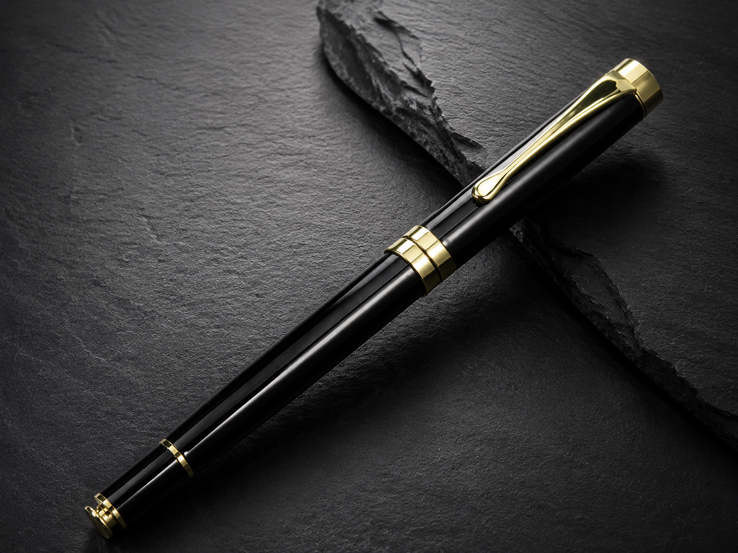 Classic piano black professional metal sign pen, smooth flowing ink pen for office executives.